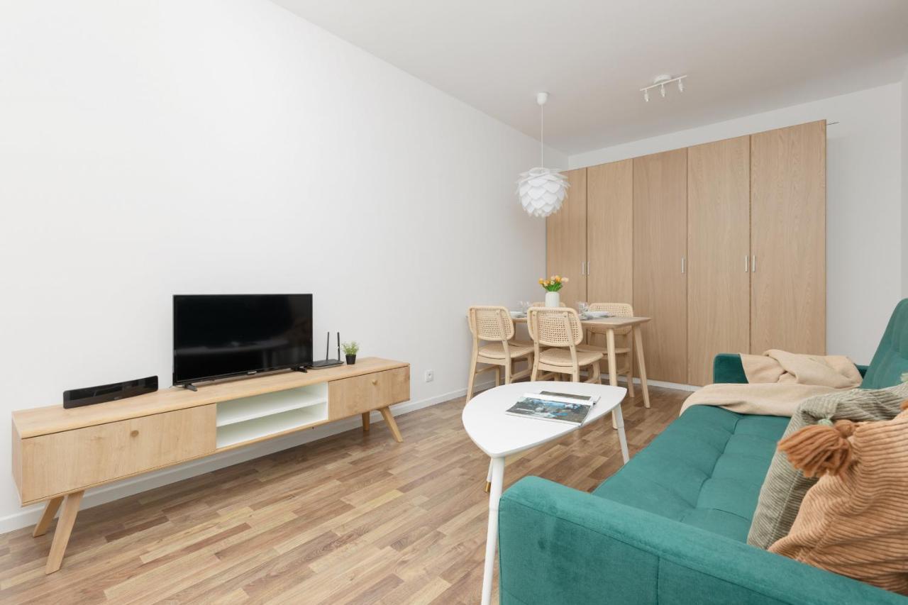 Stacja Wola Apartments With Parking By Noclegi Renters Varşova Dış mekan fotoğraf