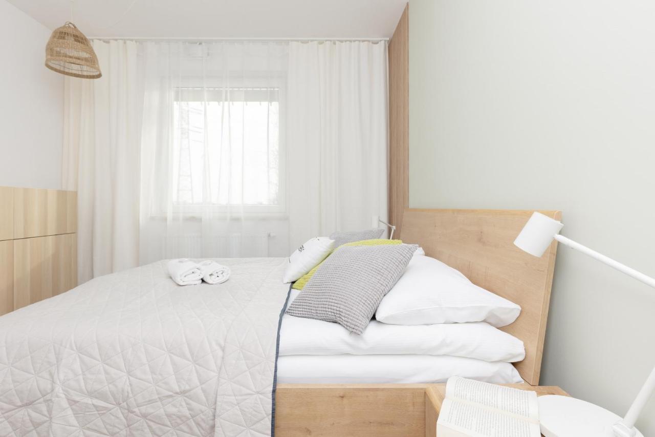 Stacja Wola Apartments With Parking By Noclegi Renters Varşova Dış mekan fotoğraf