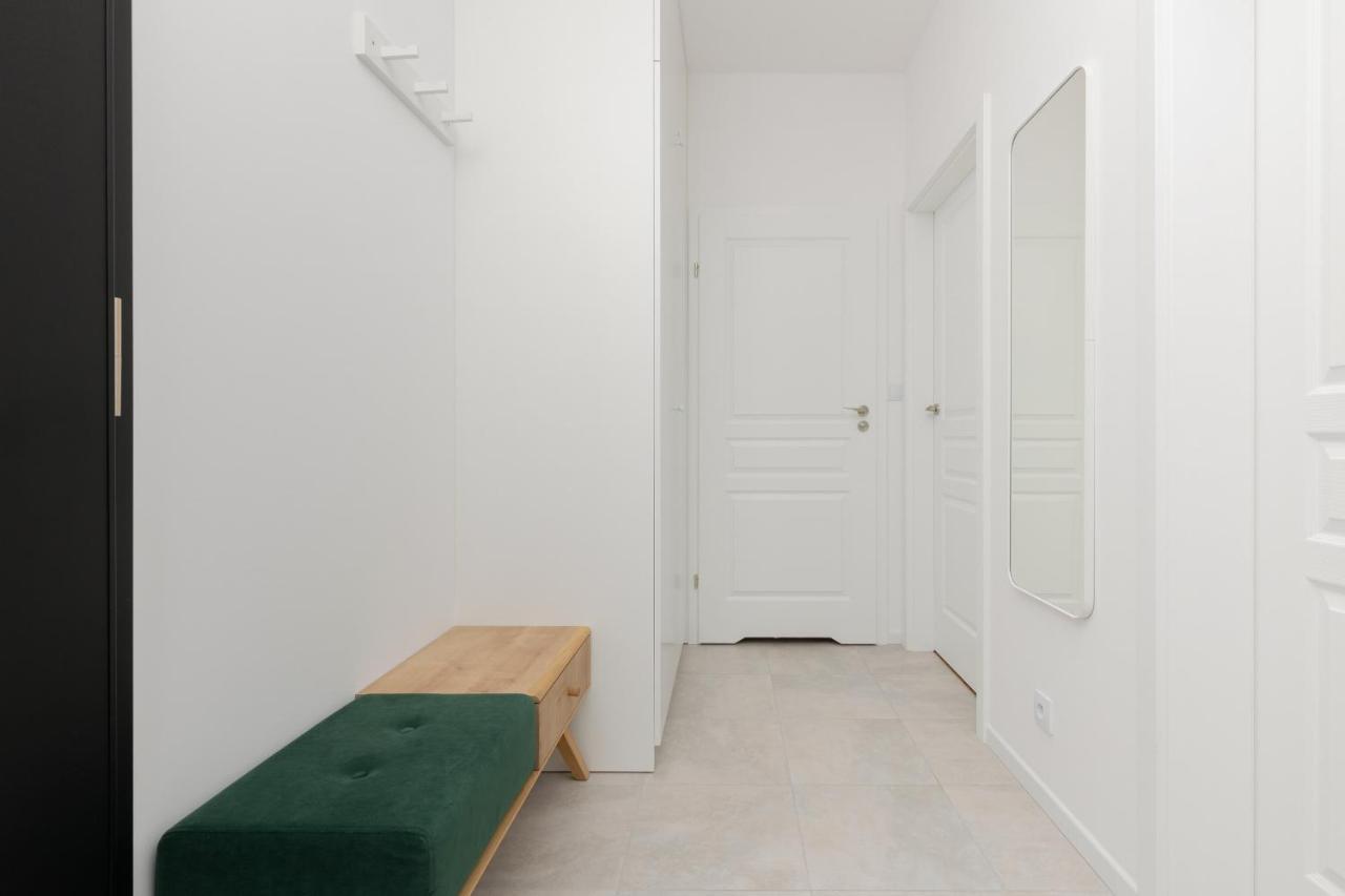Stacja Wola Apartments With Parking By Noclegi Renters Varşova Dış mekan fotoğraf