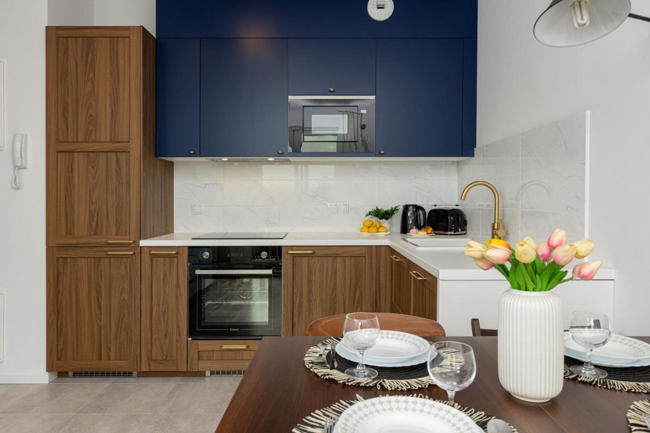 Stacja Wola Apartments With Parking By Noclegi Renters Varşova Dış mekan fotoğraf