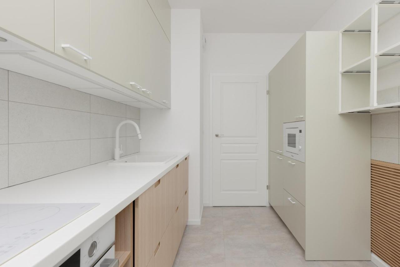 Stacja Wola Apartments With Parking By Noclegi Renters Varşova Dış mekan fotoğraf