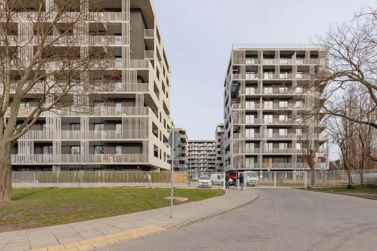 Stacja Wola Apartments With Parking By Noclegi Renters Varşova Dış mekan fotoğraf