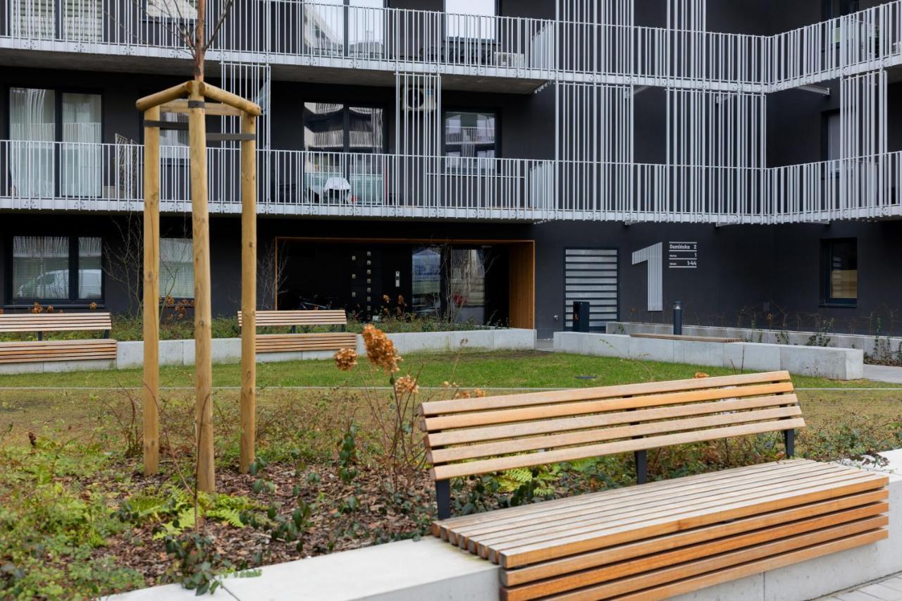 Stacja Wola Apartments With Parking By Noclegi Renters Varşova Dış mekan fotoğraf