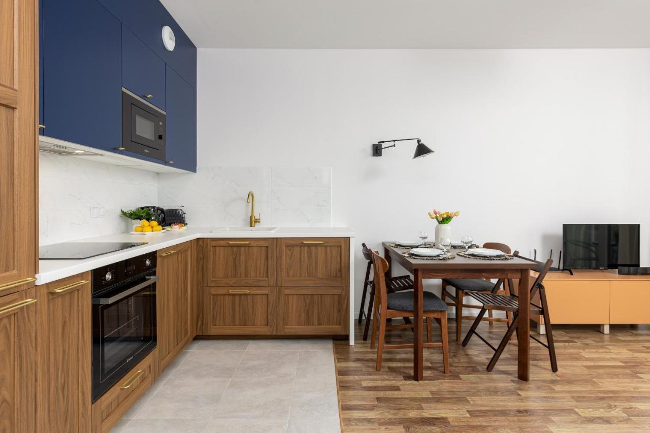 Stacja Wola Apartments With Parking By Noclegi Renters Varşova Dış mekan fotoğraf